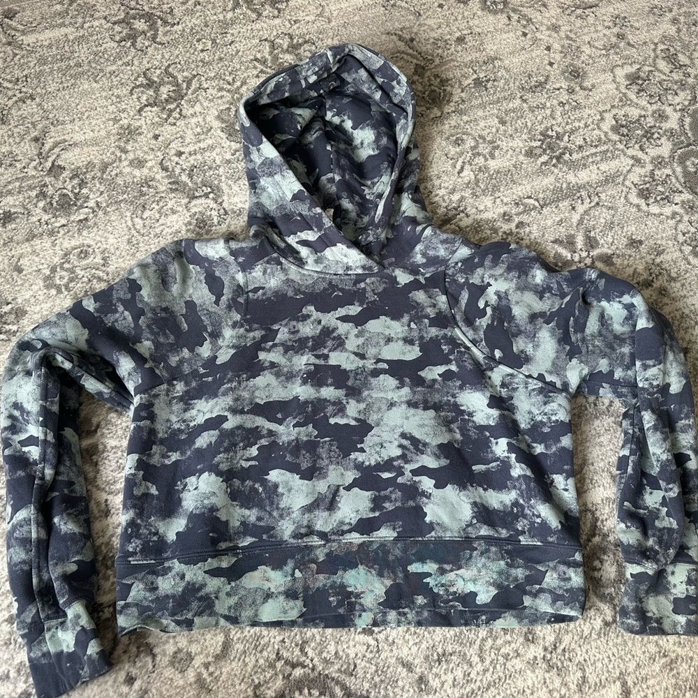 Lululemon cropped hoodie